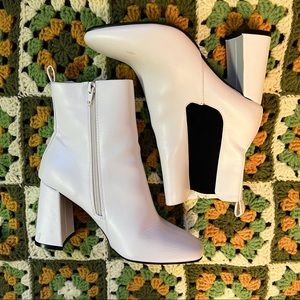 Vintage 60s Style Zipper Chunky Heel White Gogo Boots Size 6.5